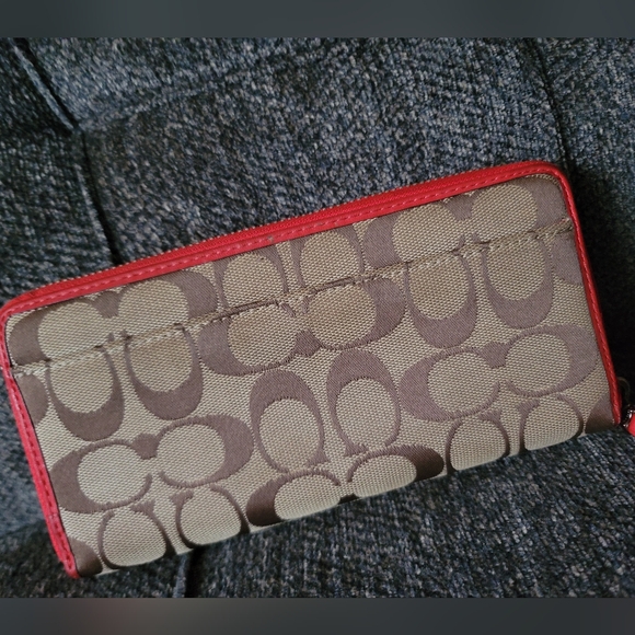 Coach Matching Set, Signature Khaki Tote And Wallet - Picture 12 of 16